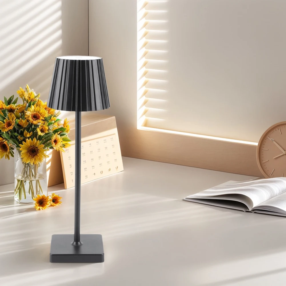 Сенсорная лампа прикроватная светодиодная настольная беспроводная с