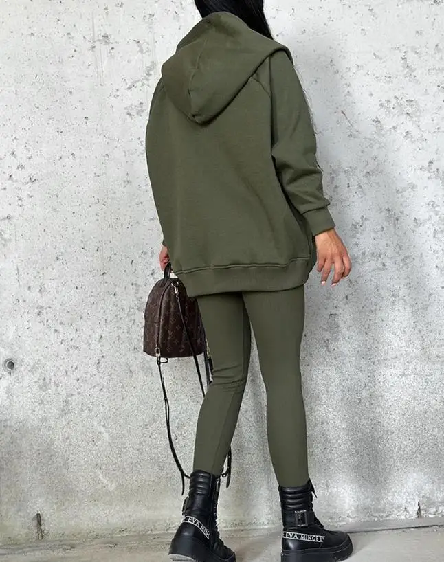 Рисунок 3 - Женский модный костюм из трех предметов