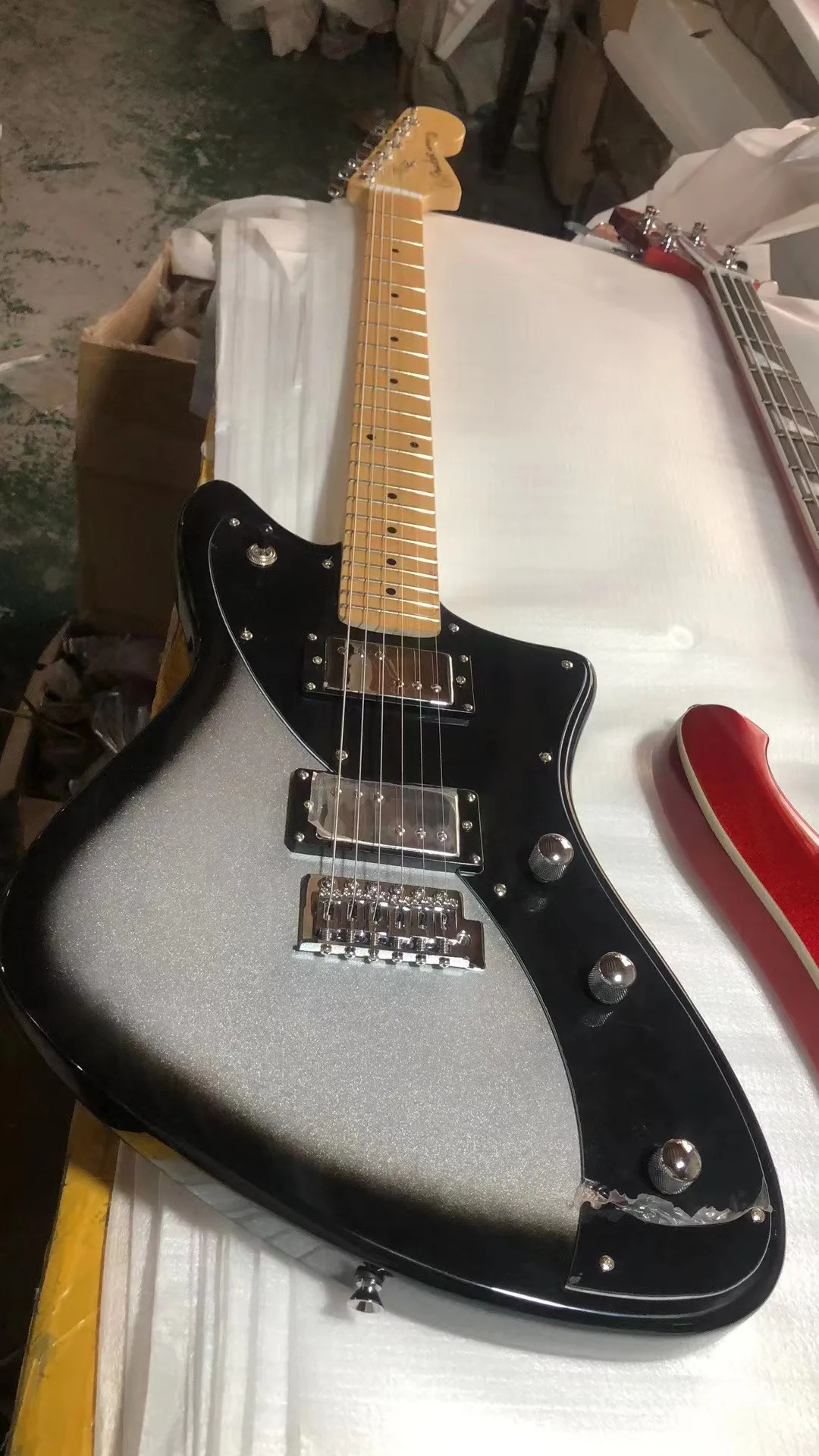

Oem 6 String Electric Guitar,Finish Gloss Chrome Hardware , Free Delivery