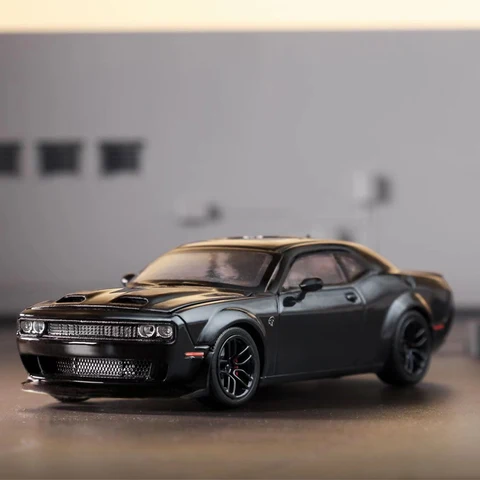 Модель автомобиля SH в наличии 1:64 SRT Hellcat, отлитый под давлением, коллекция миниатюрных игрушек, охотников