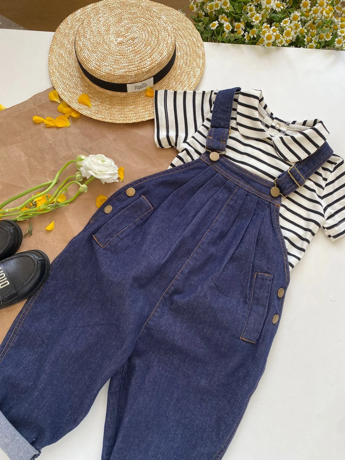 

Jenny&Dave 2023 Spring/Summer Solid Color Simple Loose Fit Boys and Girls' Baby Cute Trendy Denim Button Strap Pants for Childre