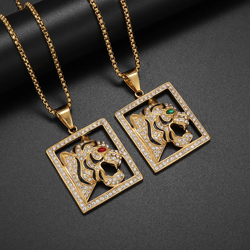 

Domineering Animal European Retro Ice Out Green Eyed Tiger Head Square Pendant Necklace Men Hip Hop Rock Locomotive Accessories
