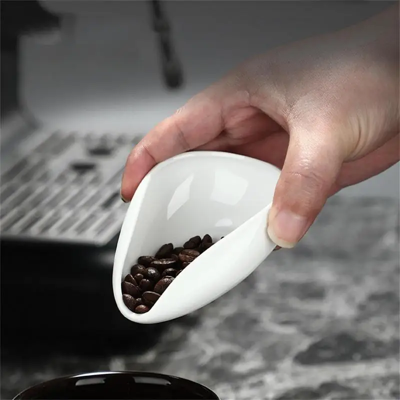 

Coffee Beans Dosing Measuring Tray Coffee Tea Leaves Dosing Weighing Scoop Ceramic White Cup Non-Slip Base For Home Cafe
