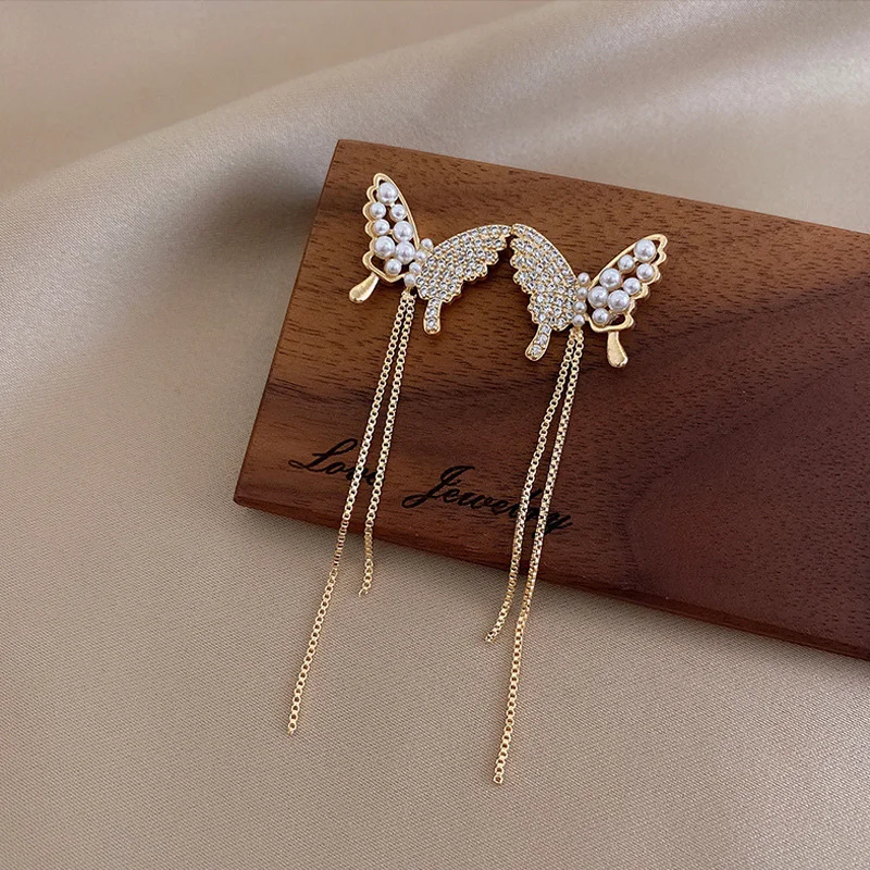 

Korean Rhinestone Pearl Butterfly Dangle Earrings Women Luxury Designer Long Chain Tassel Jewelry Accessories Stud Wedding Gold