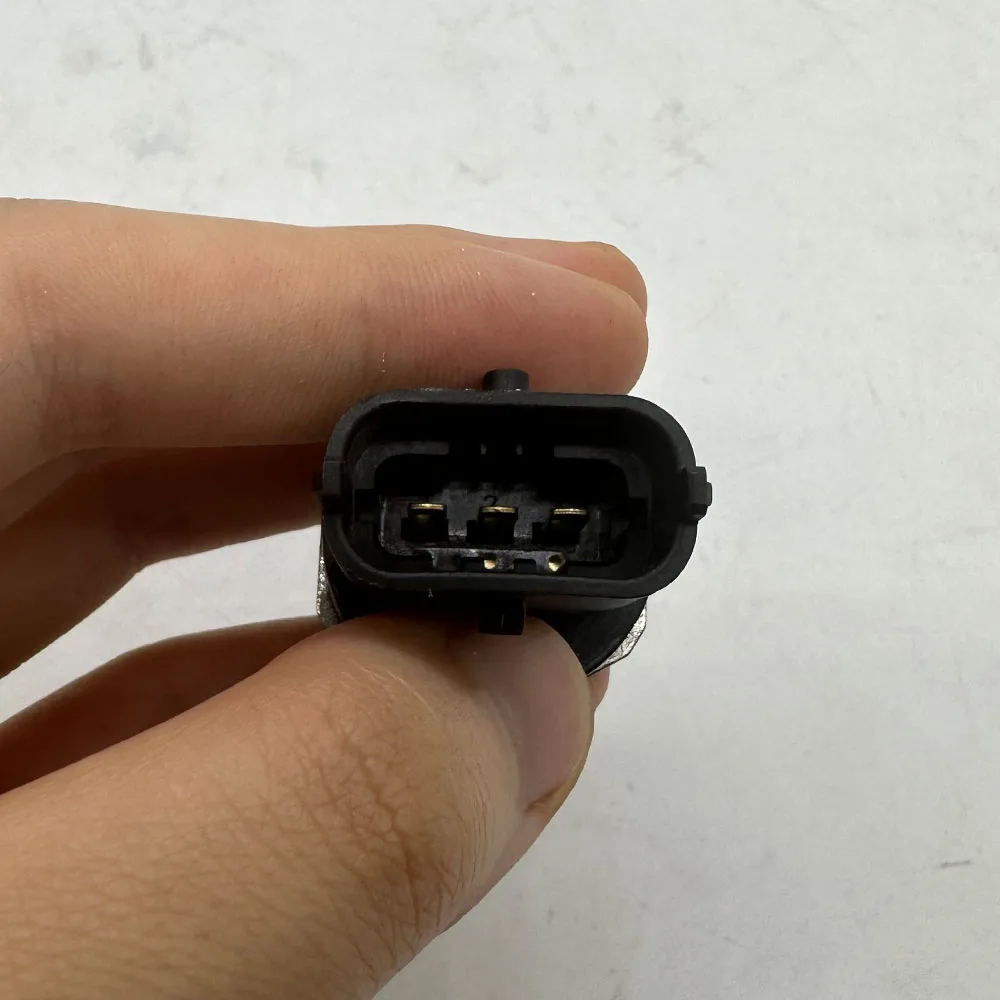 1/4PCS 0281002522 0281006186 0281006022 Common Rail Fuel Pressure Sensor 0281002909 For B-MW 3 5 7 SERIES Iveco DAILY III Fiat