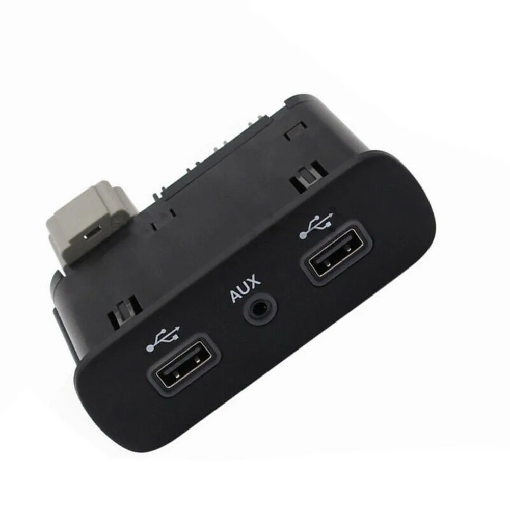 

1 PCS Black Center Console USB Aux Connector Hub Fits For Dodge Challenger Charger Chrysler 300 2017-2020 68294075AC 68294075AA