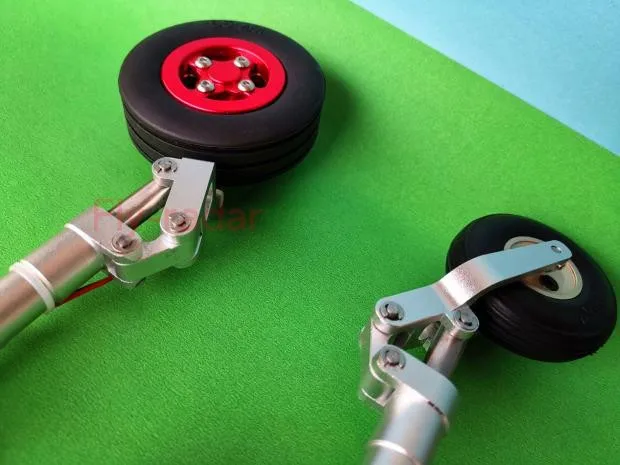 Втягивающая шестерня с электрическим тормозом для радиоуправляемого самолета