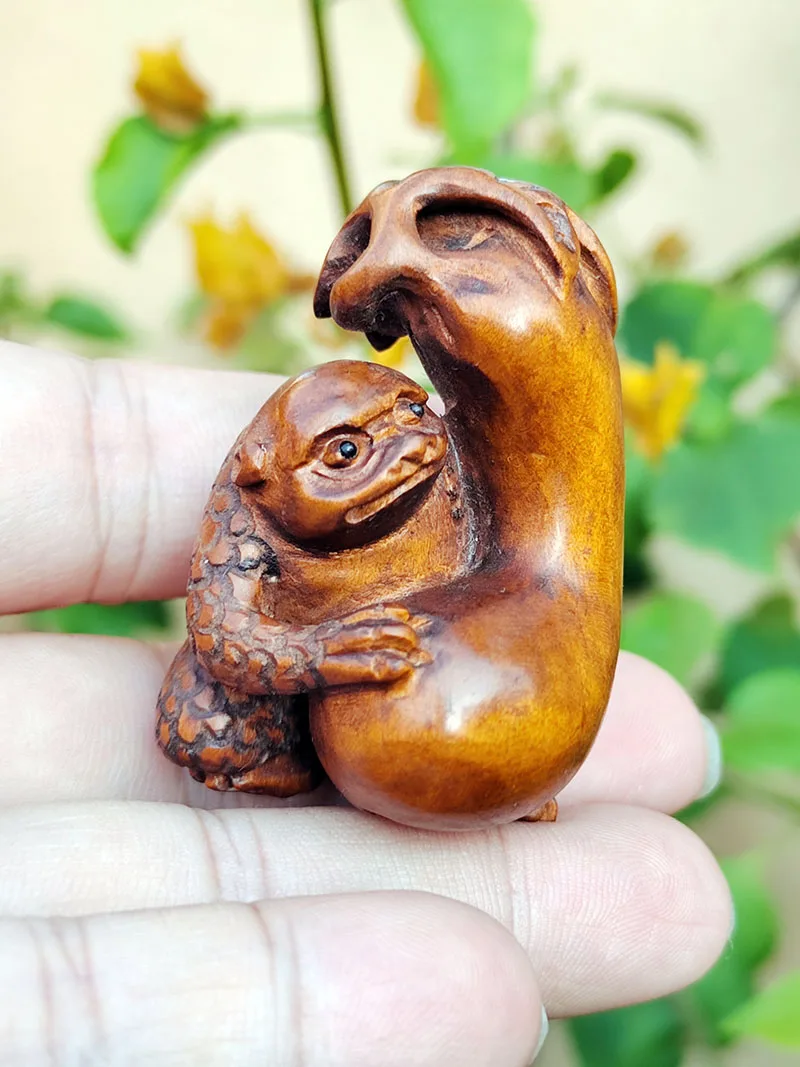 

Резная фигурка из самшита 2 дюйма