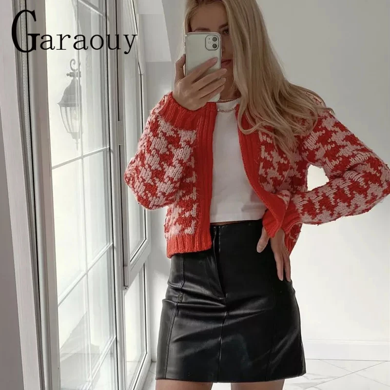 

Garaouy 2022 New Women Spring Autumn Slim Red Houndstooth Long Sleeve Knit Cardigan Round Neck Short Jacket Regular Sweater