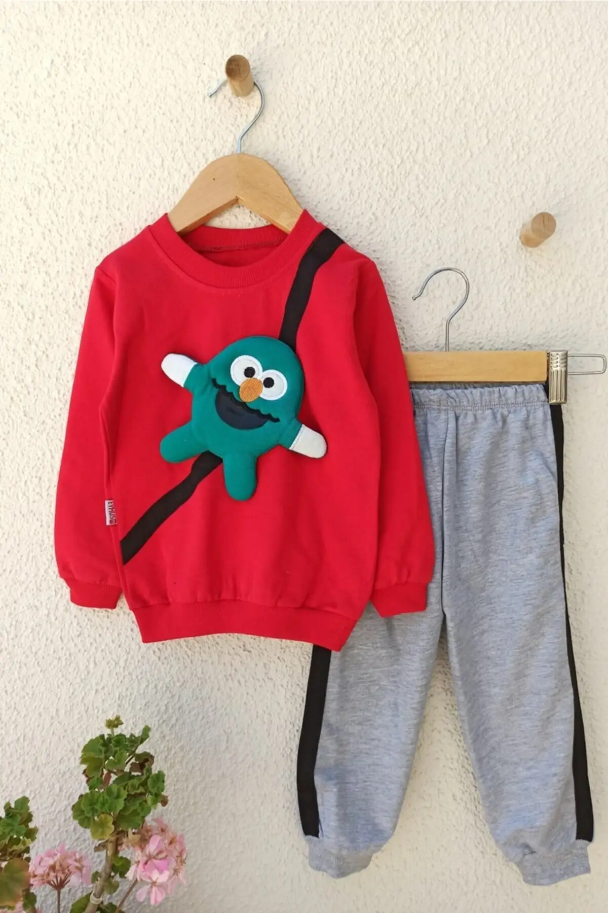 

Newborn Baby Girl Boy Cotton Kids Baby's Clothing Baby boy red gray monster embossed team 2 psc.
