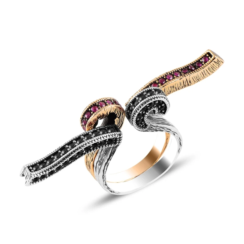 

Серебряное Оригинальное кольцо с фианитом