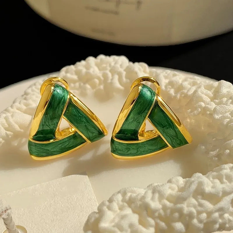 

Korean Fashion Love Woman Earrings Triangle Stud Earrings Jewelry for Women's Gift Party Luxury Accessories