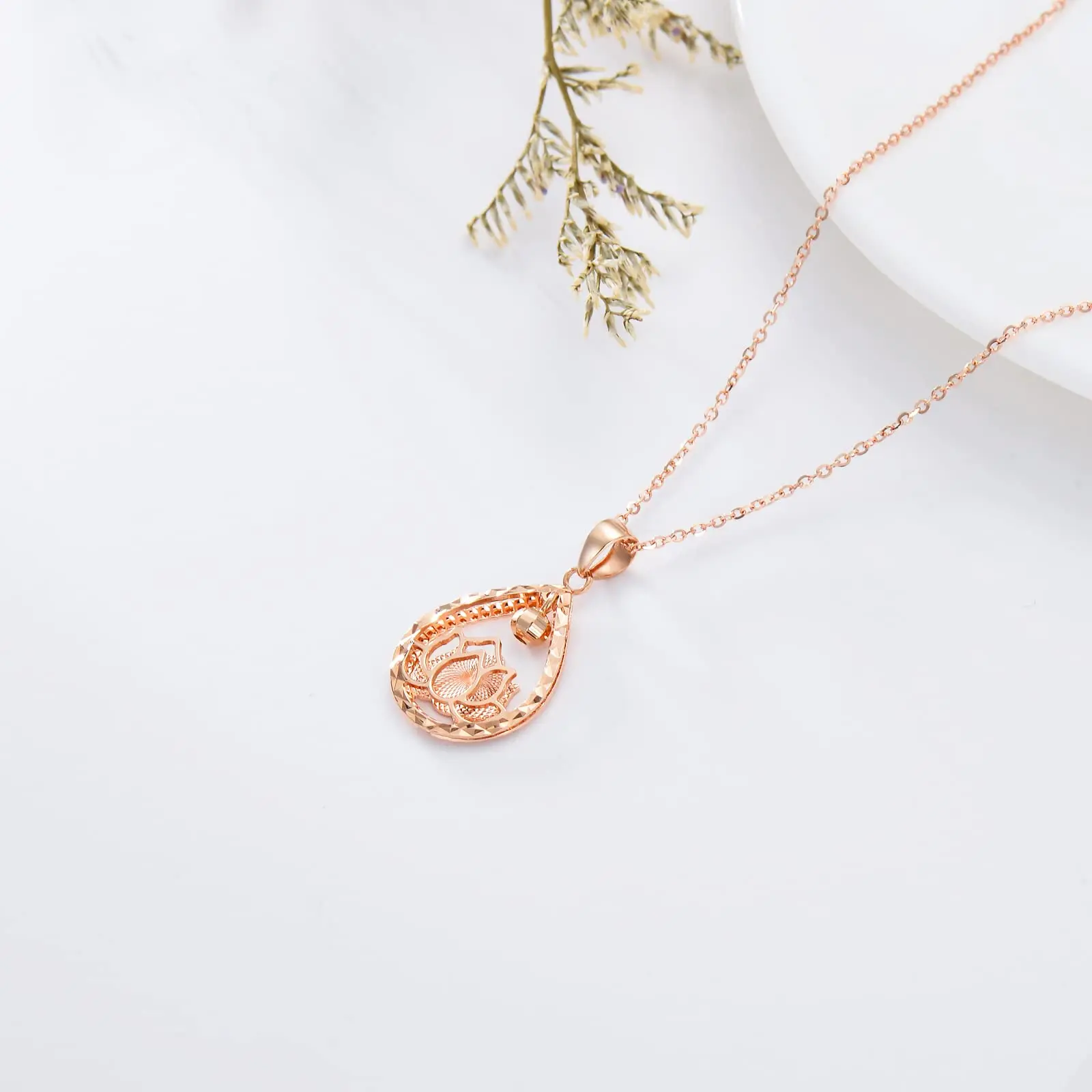 Женское ожерелье с подвеской в виде цветка лотоса 18 К