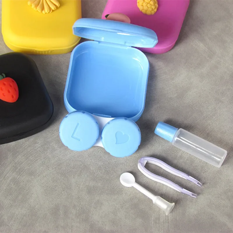 Контейнер для контактных линз в виде мультяшных фруктов