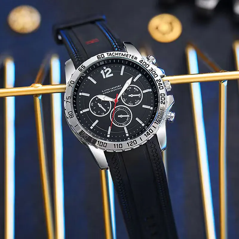 Часы мужские кварцевые спортивные с большим циферблатом и силиконовым ремешком |