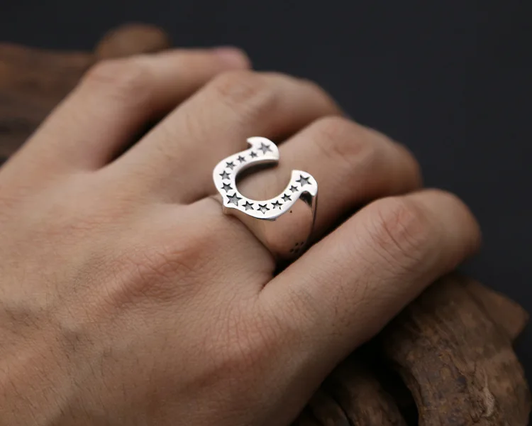 Кольцо в виде пятиконечной звезды из чистого серебра 925 пробы