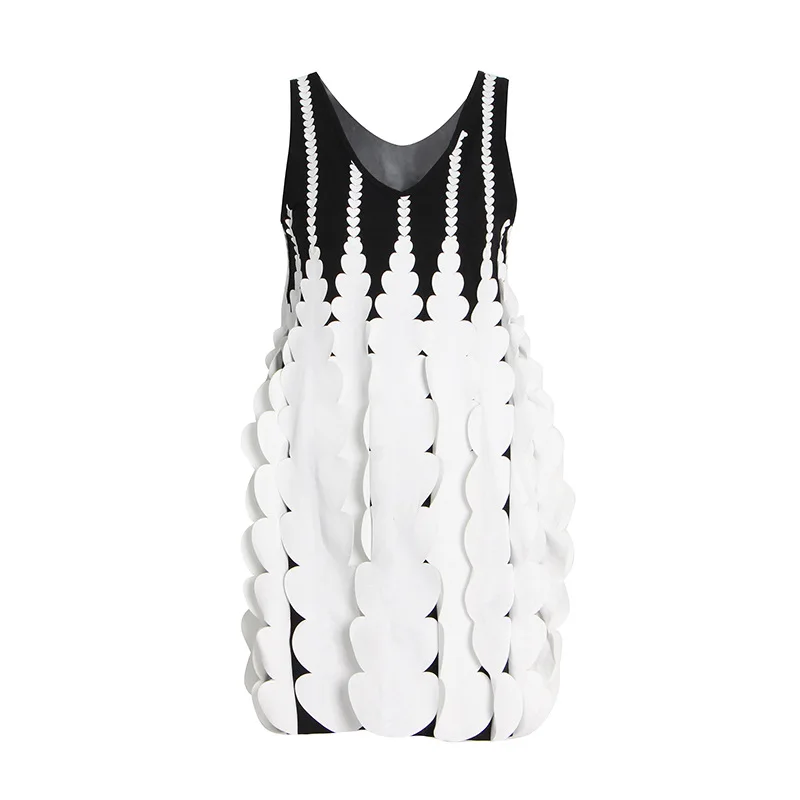 

2022 Summer New Black And White Gradient Sleeveless V-neck Scale Stitching Suspenders Sweet Street Style Dress Robe Traf