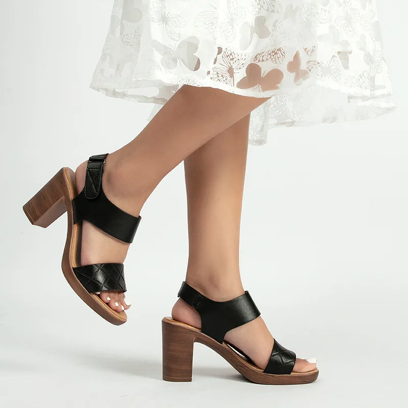 

Женские босоножки на квадратном каблуке, прозрачные сандалии большого размера в стиле ретро, лето 2022