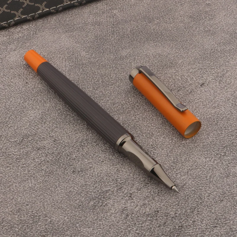 

Шариковая ручка Rolik матовая оранжевая металлическая