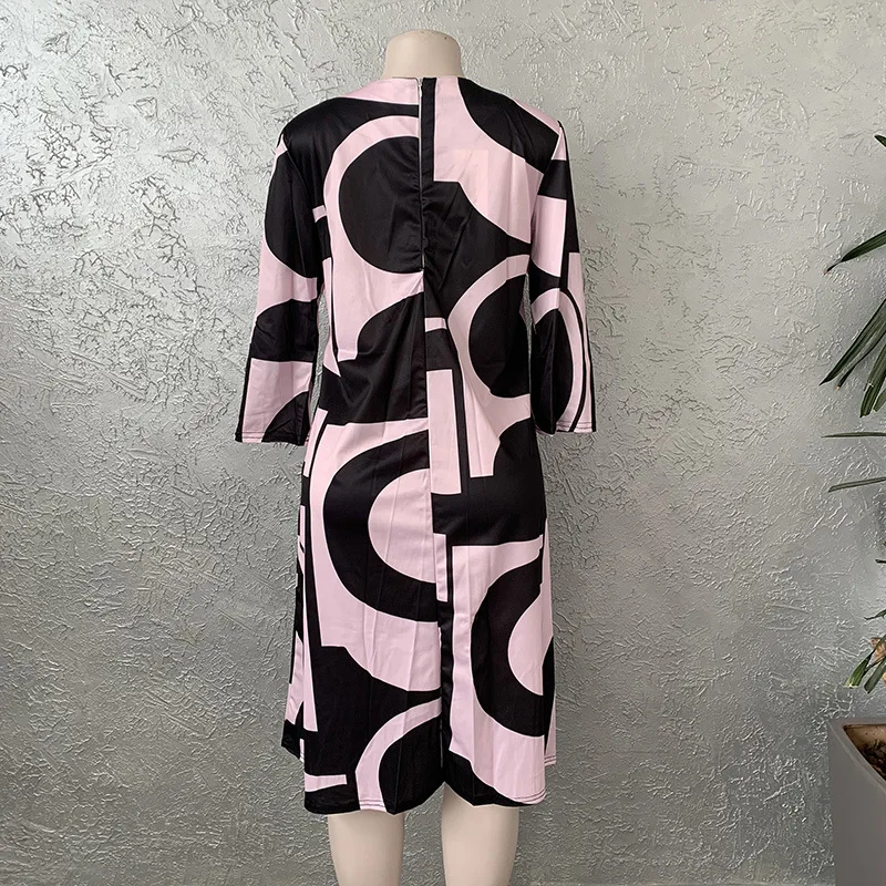 Платье женское ТРАПЕЦИЕВИДНОЕ с круглым вырезом и рукавами