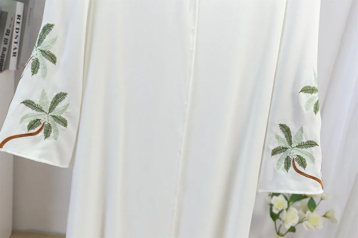 Женское платье макси с вышивкой длинным рукавом и открытой передней частью