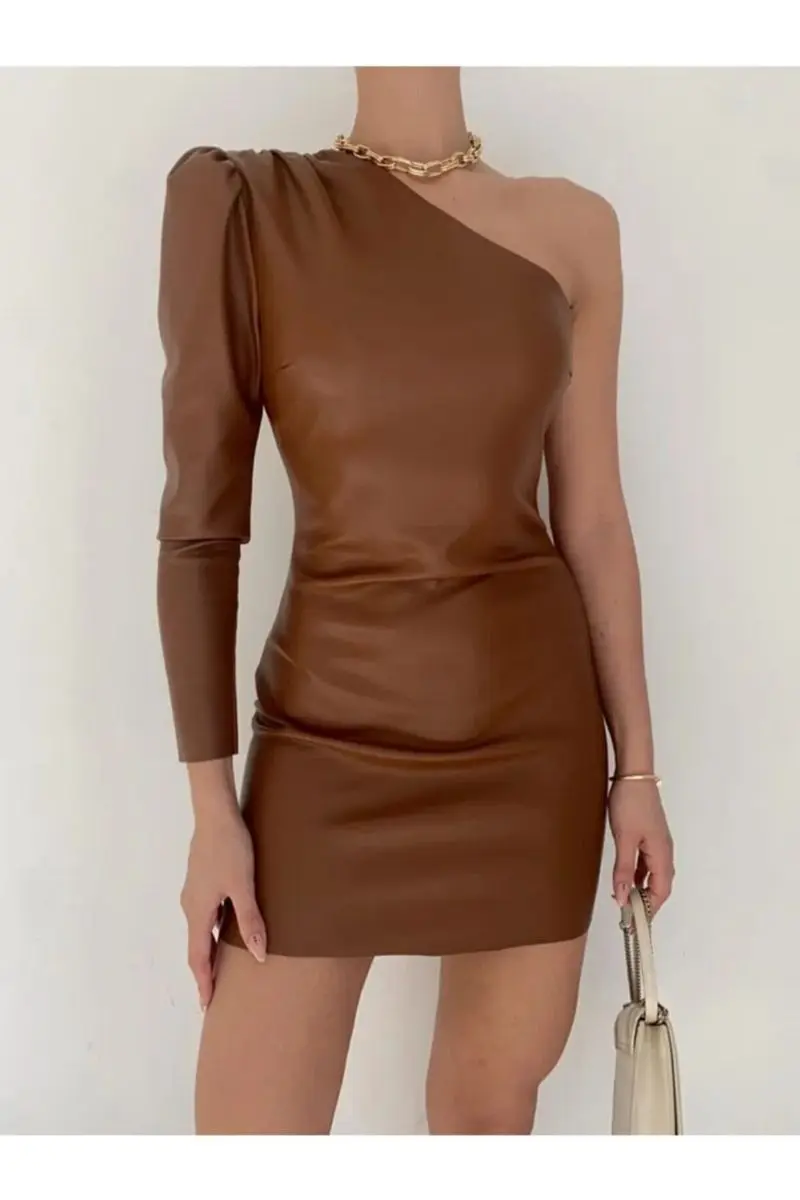 

Brown single shoulder leather dress