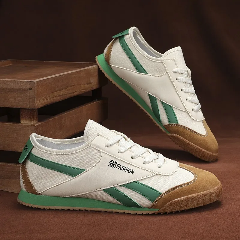 New Men Sneakers Breathable Walking Jogging Men's Sneakers Retro Flats Trainers Men Running Shoes Size 39-44