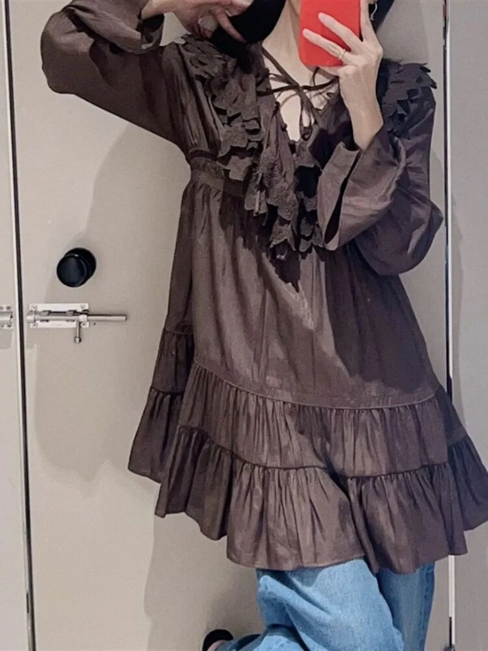 Kuzuwata Нежный халат с воротником Питер Пэн и расклешенными рукавами оборками