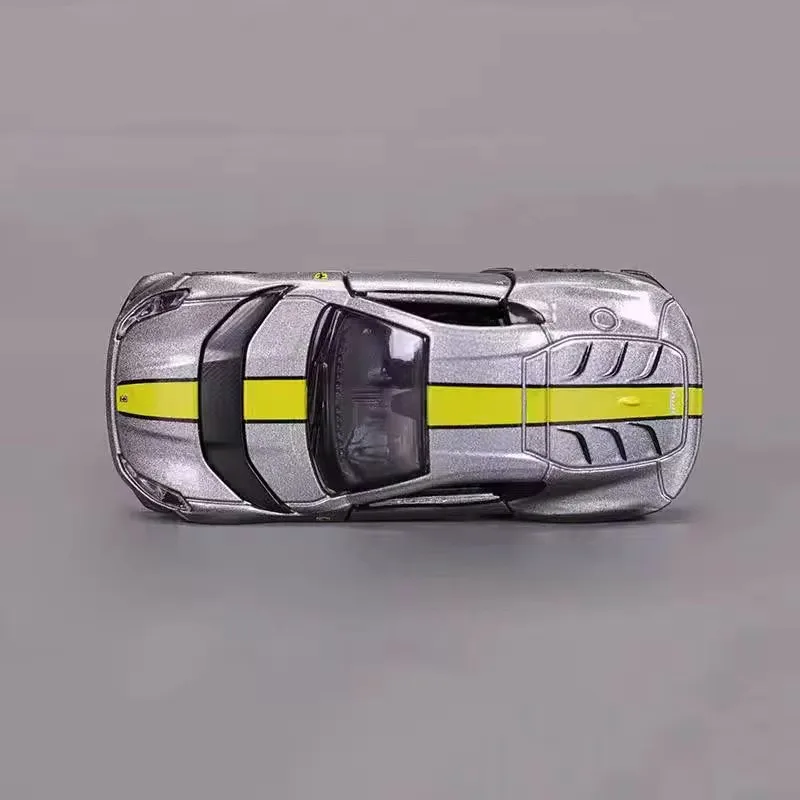 Maisto Ferrari 812 Competizione 1:64