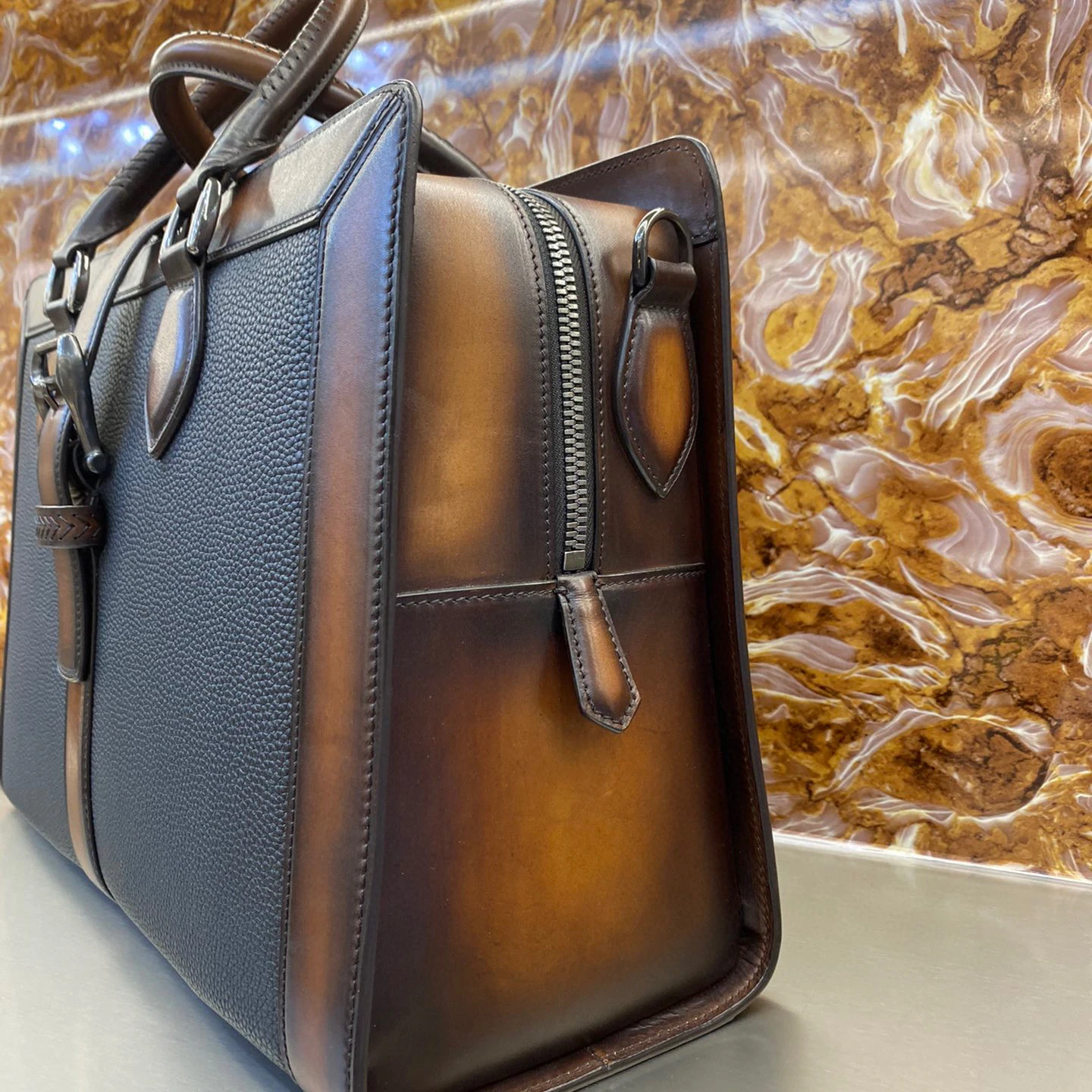 Портфель мужской из воловьей кожи на застежке 41 х28х16 см