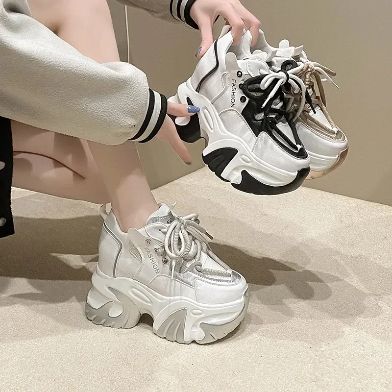 Женские кроссовки на высокой платформе зима 2023 теплая зимняя обувь меху удобная