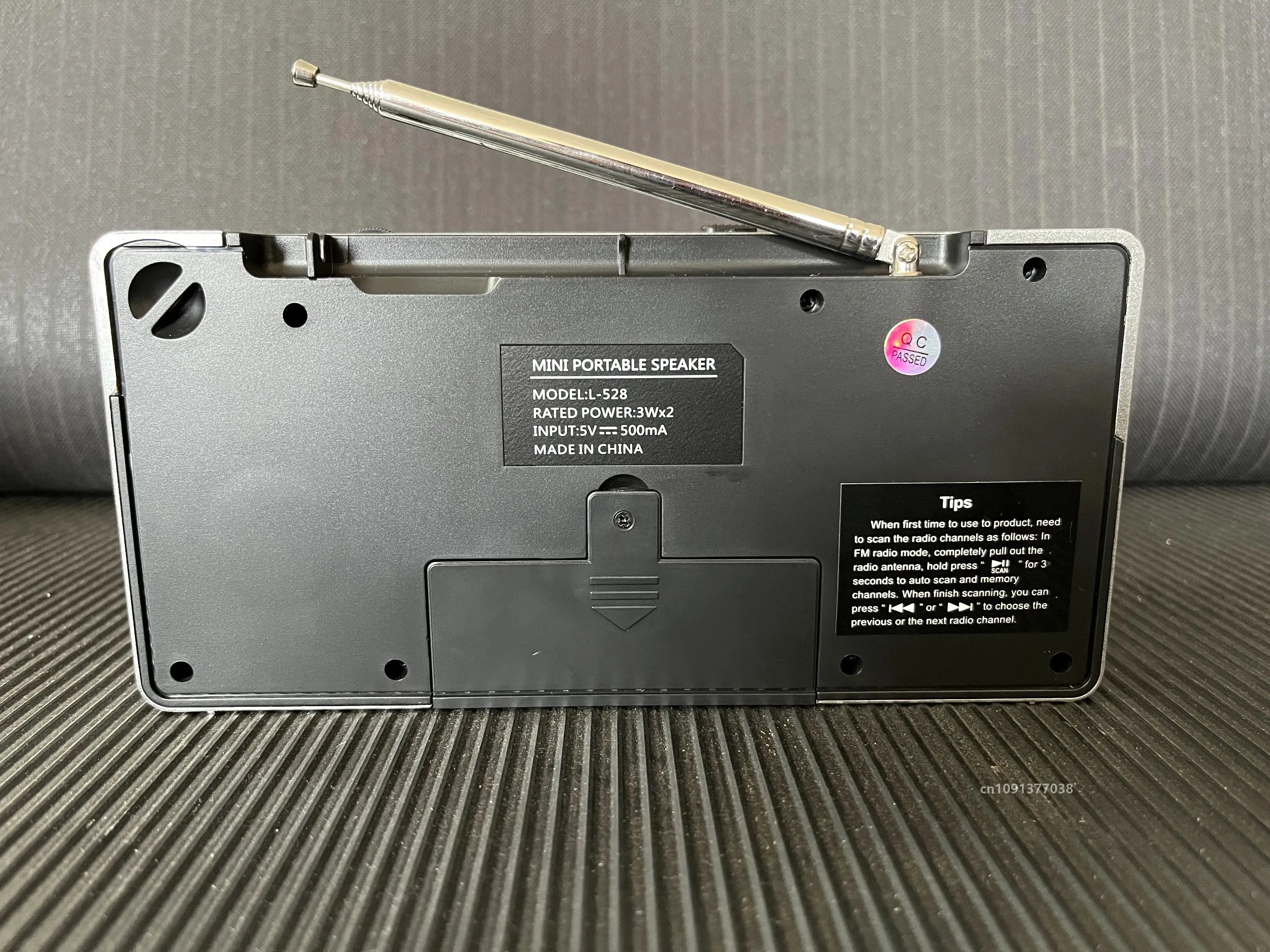 Многофункциональный стерео радиодинамик EONKO L-528 с Bluetooth AM FM TF USB Handsfree AUX-рекордер