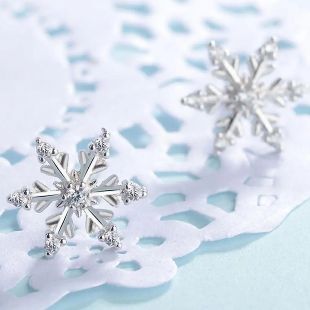 

Elegant Women Rhinestone Inlaid Snowflake Ear Stud Earrings Jewelry Xmas Gift