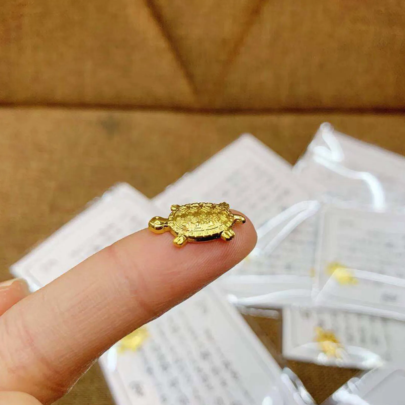 

Золотая черепаха для дома