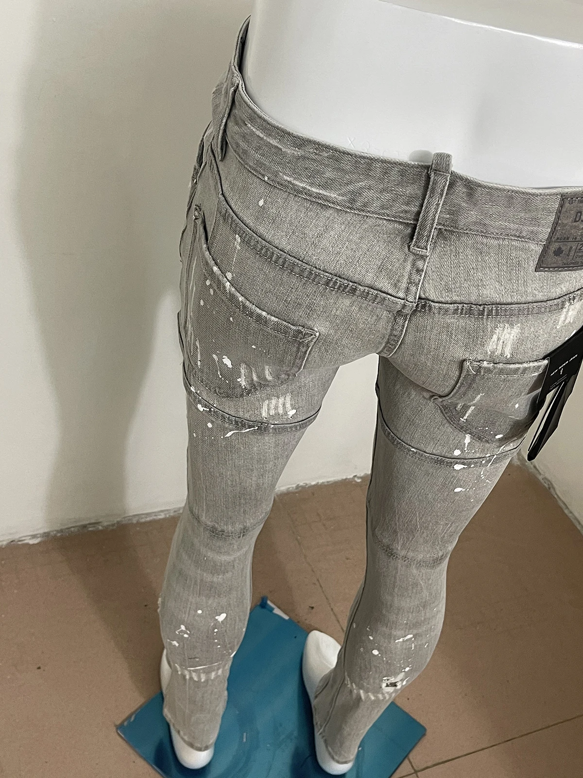 Spring/Summer 2023 new style D2 jeans men wash hole patch slim small feet gray casual color jeans men