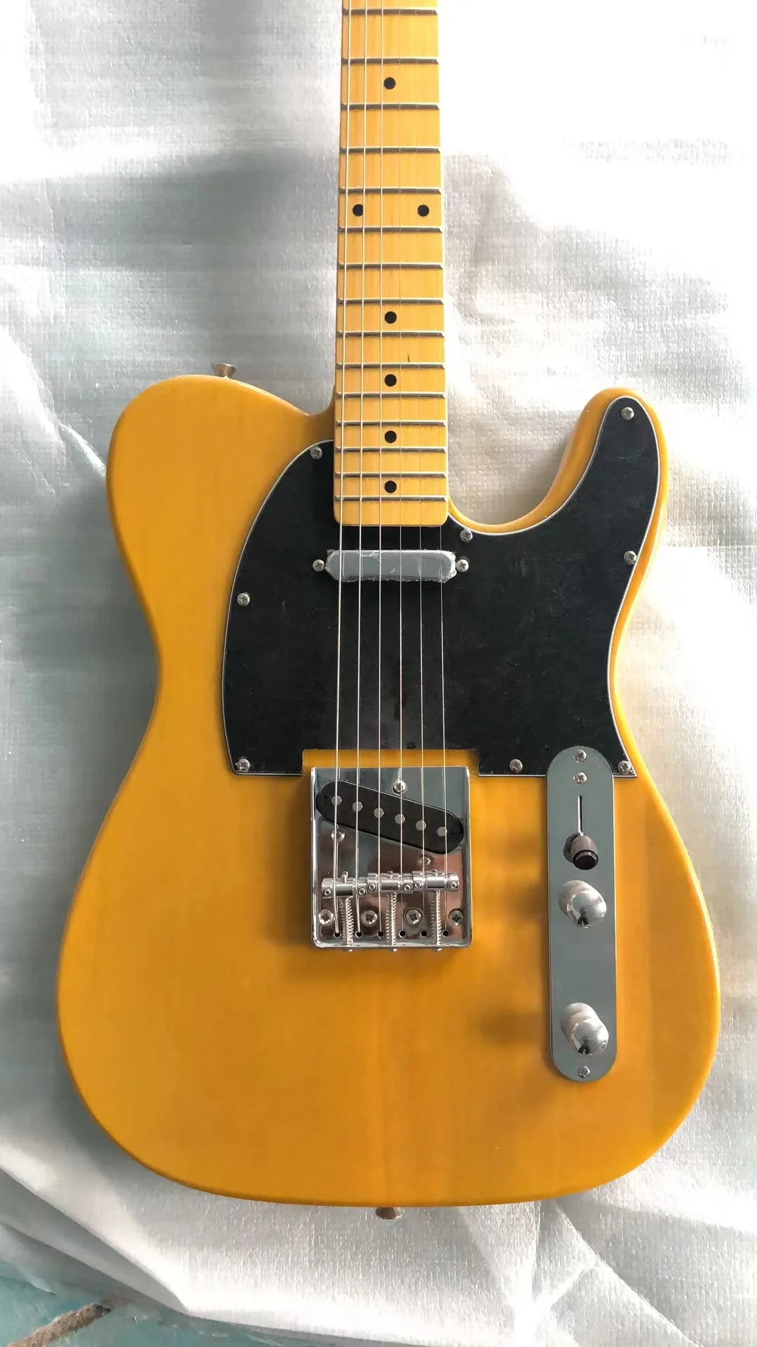 

Yellow Tl 6 Strings Electric Guitar Basswood Body Maple Neck Chrome Hardware Glossy Finish Free Delivery