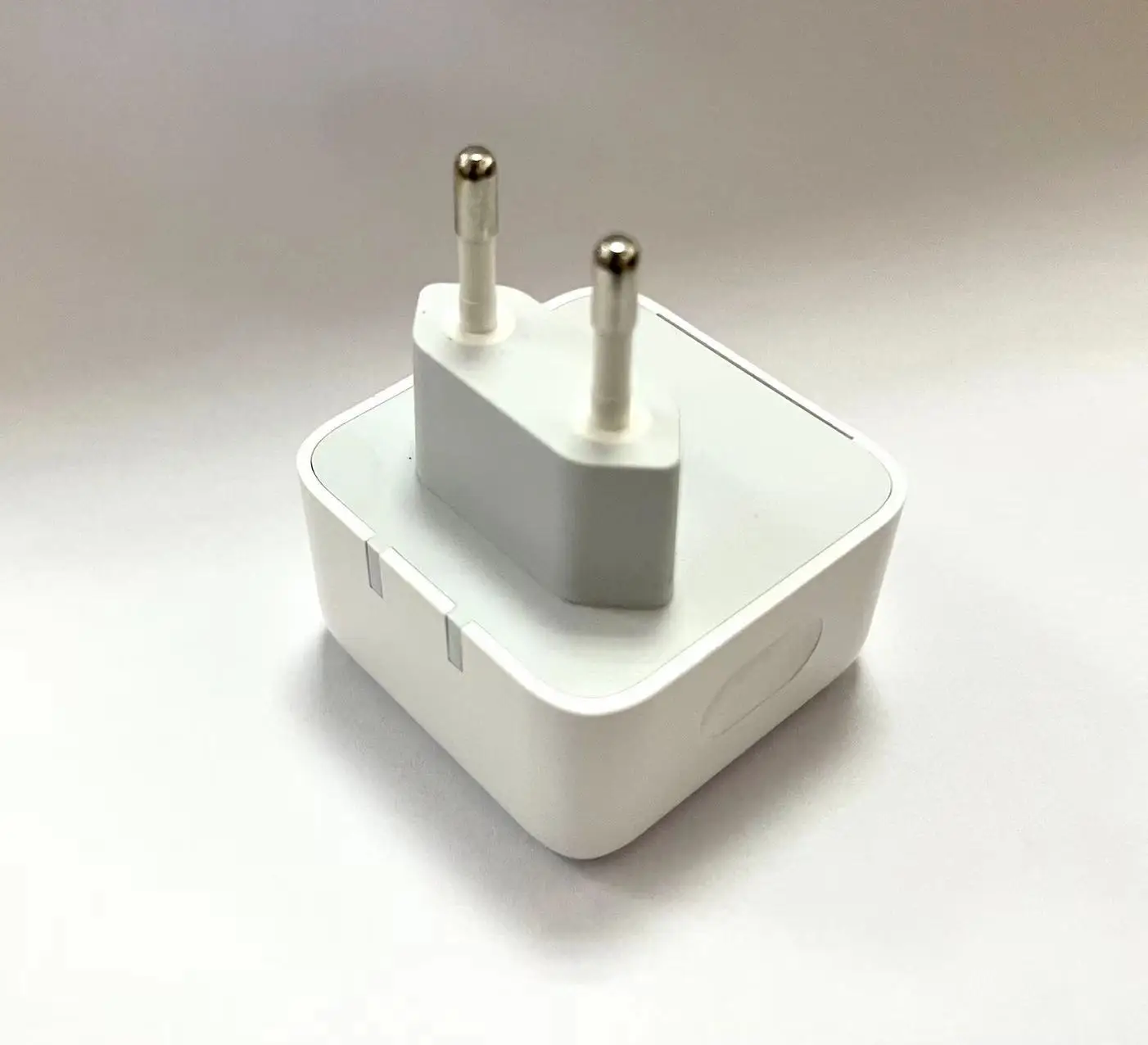 

Dual type-c port 35W European standard dual-port PD charger 13Pro iPad computer
