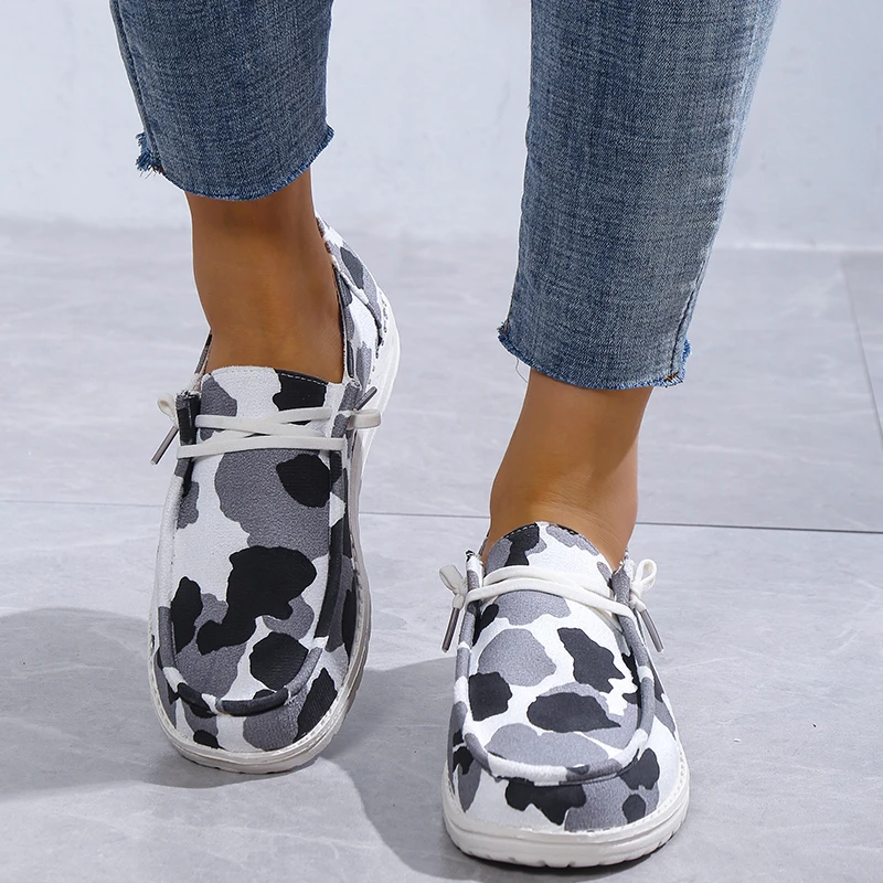 Женские парусиновые туфли с коровьим принтом удобные легкие лоферы на шнуровке