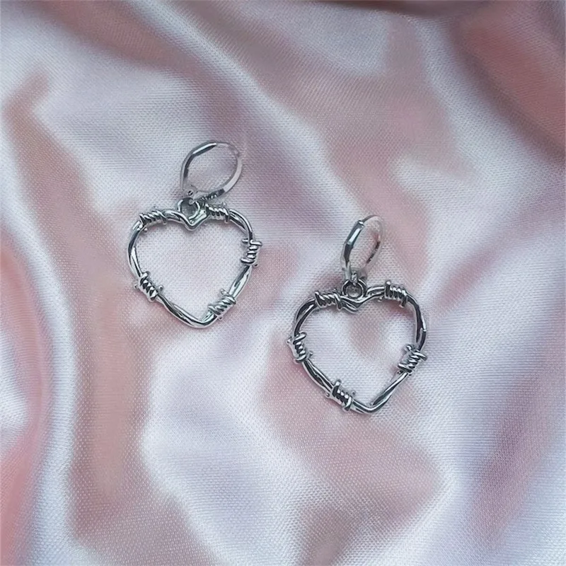 

Stainless Steel Heart-shaped Wire Earrings Couple Jewelry Novel Women's Earrings Unique Jewelry Suitable for Women