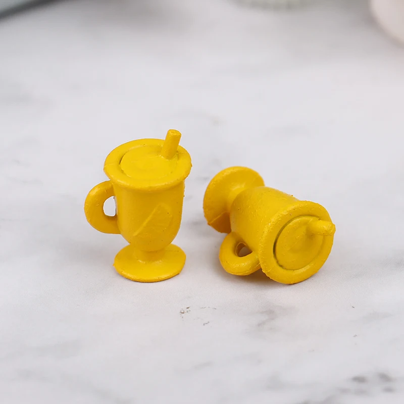 

2pcs 1:12 Dollhouse Miniature Yellow Pretend Play Drink Cup Straw Cup Milk Tea Cup Model Accessories