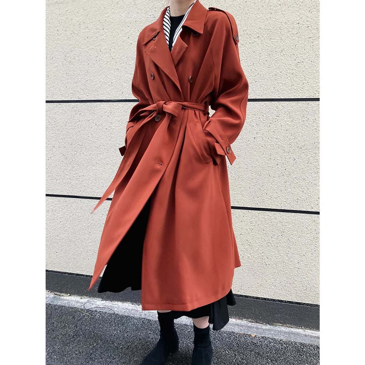 

Women Red Brief Long Trench New Lapel Long Sleeve Loose Fit Windbreaker Fashion Tide Spring Autumn 2023