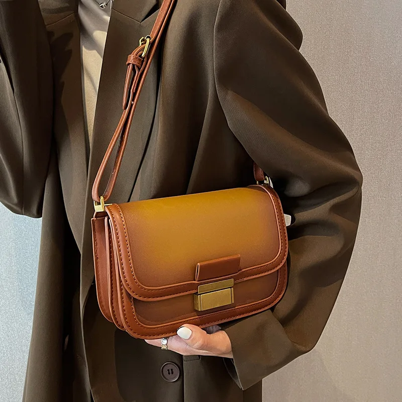 Advanced Women's Bag 2023 New Fashion Autumn and Winter Popular Cross-body Bag Women's One-shoulder Underarm Small Square Bag