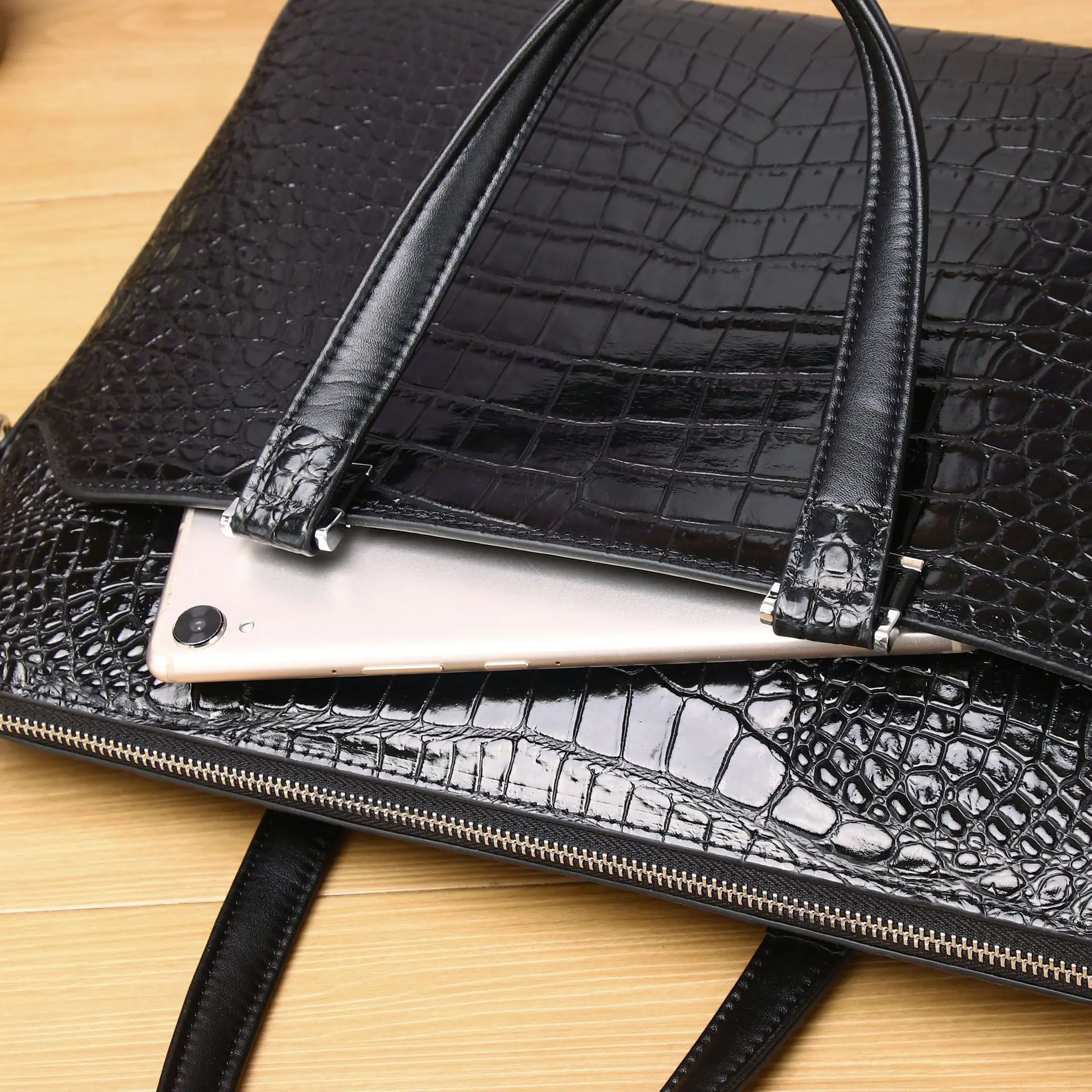 Рисунок 2 - Мужской кожаный портфель для ноутбука 14 дюймов