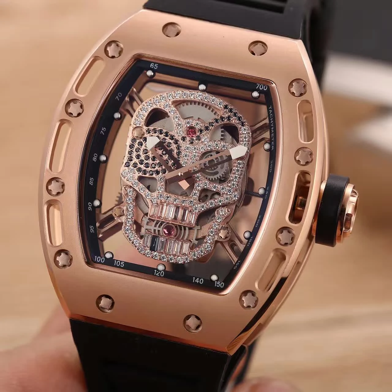 

Мужские спортивные часы из розового золота с автоматическим механическим черепом и бриллиантами
