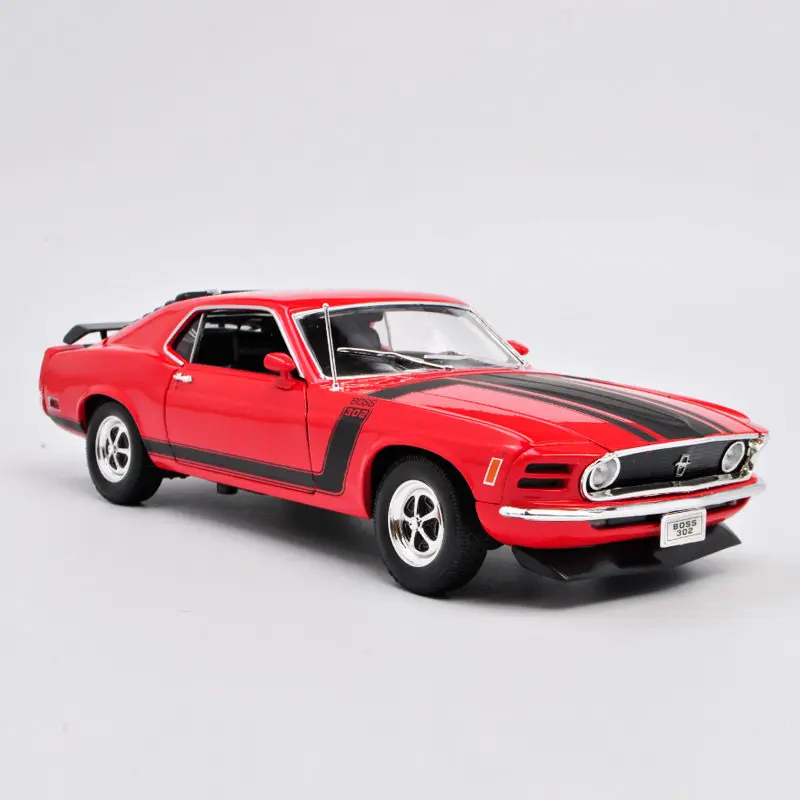 

Модель классического спортивного автомобиля Ford Mustang BOSS 302 в масштабе 1:24, модель литая металлическая игрушечная машинка, модель детского под...