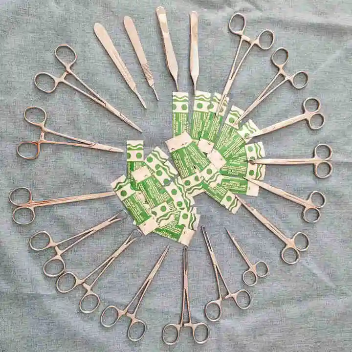 Набор хирургических ножниц и щипцов для ветеринарного применения