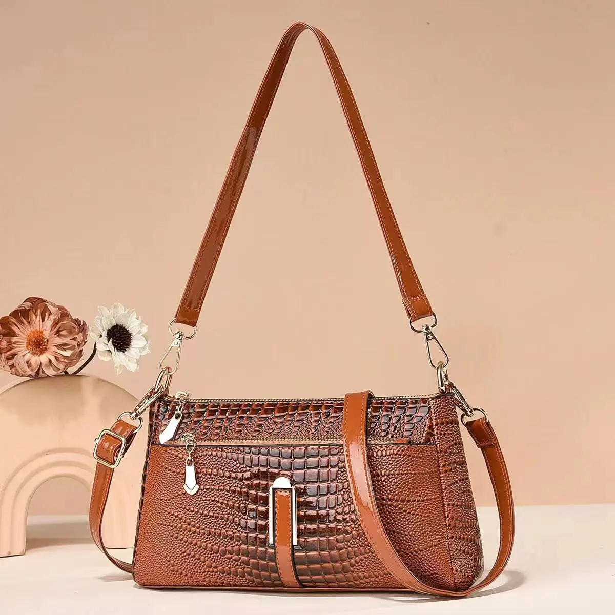 

2023 маленькая квадратная модная и атмосферная сумка с крокодиловым узором, Повседневная сумка через плечо, Женская Роскошная Сумка через плечо