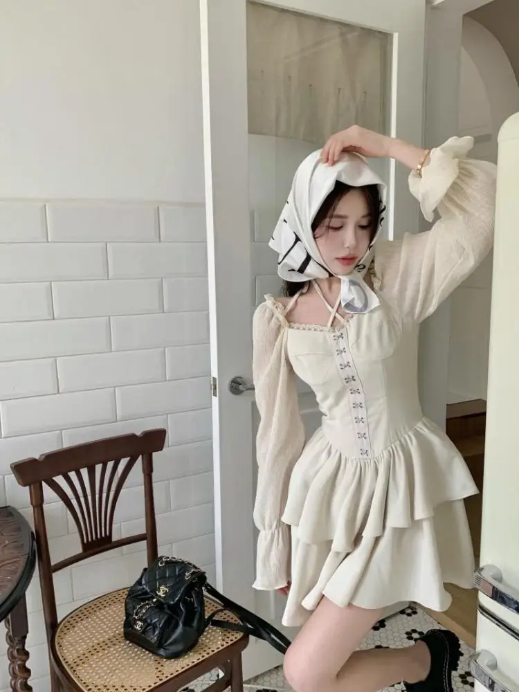 

Платье женское ТРАПЕЦИЕВИДНОЕ с квадратным вырезом и длинными рукавами