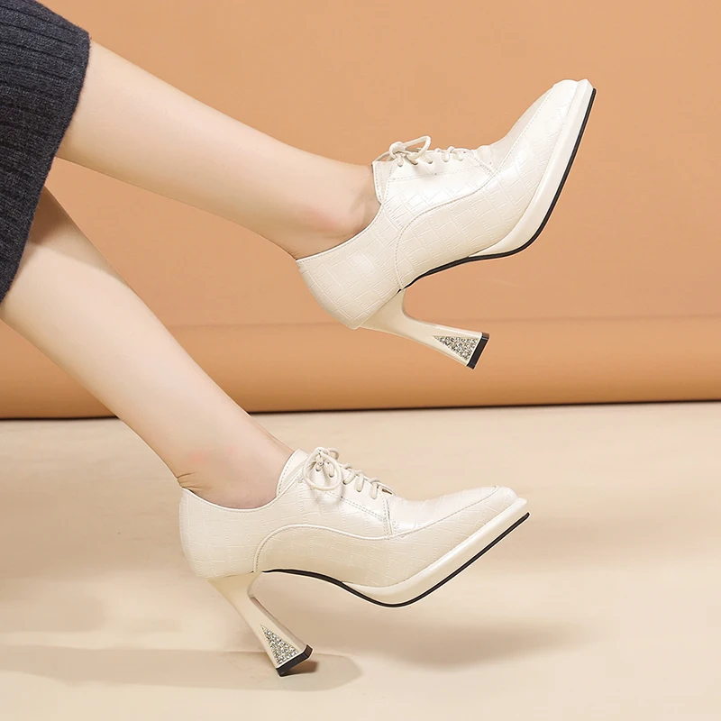 Женские туфли-оксфорды весенне-осенние новые оксфорды в заостренную клетку