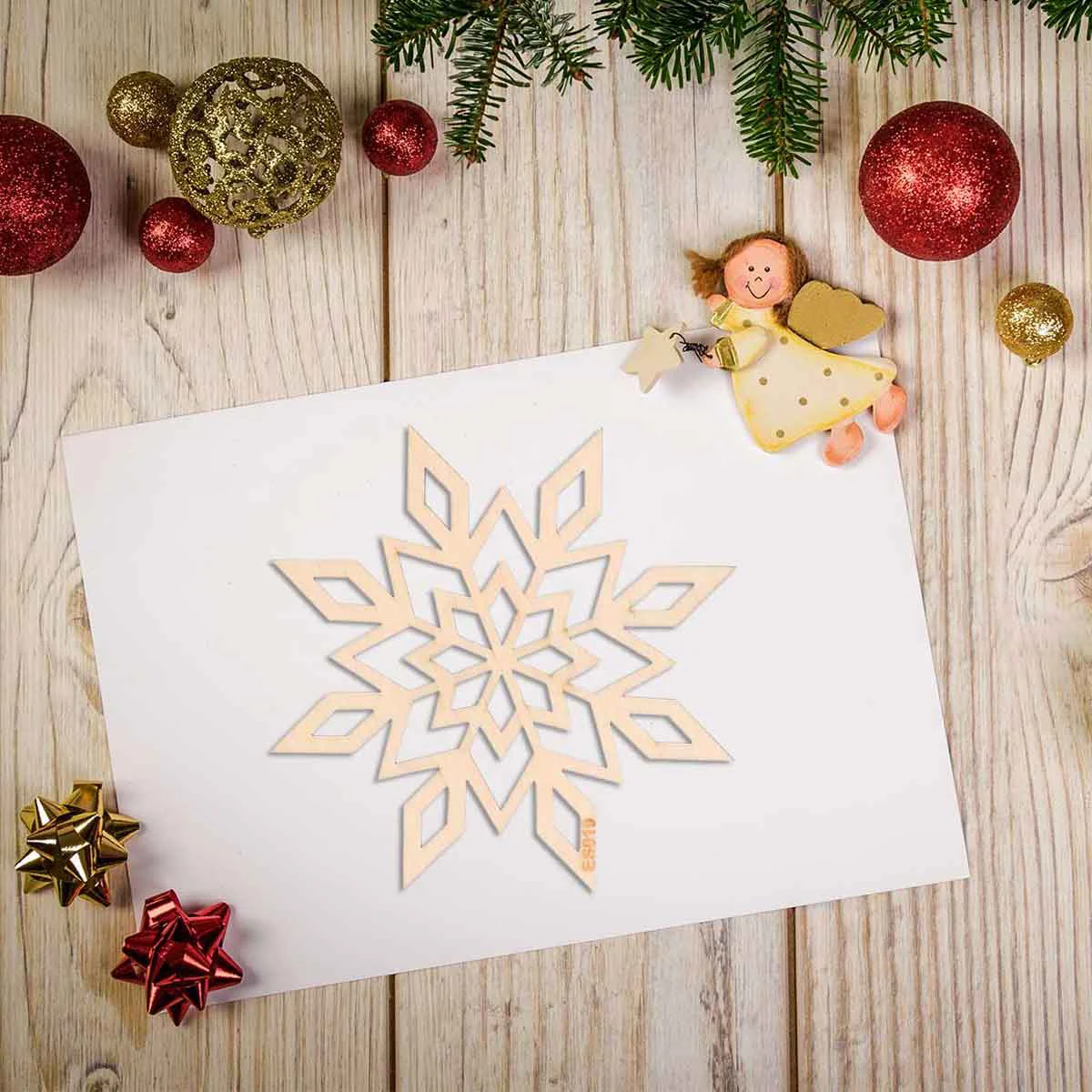 

Christmas Themed Placemats Snowflake Shape Non-slip Coasters for Kitchen Cafe